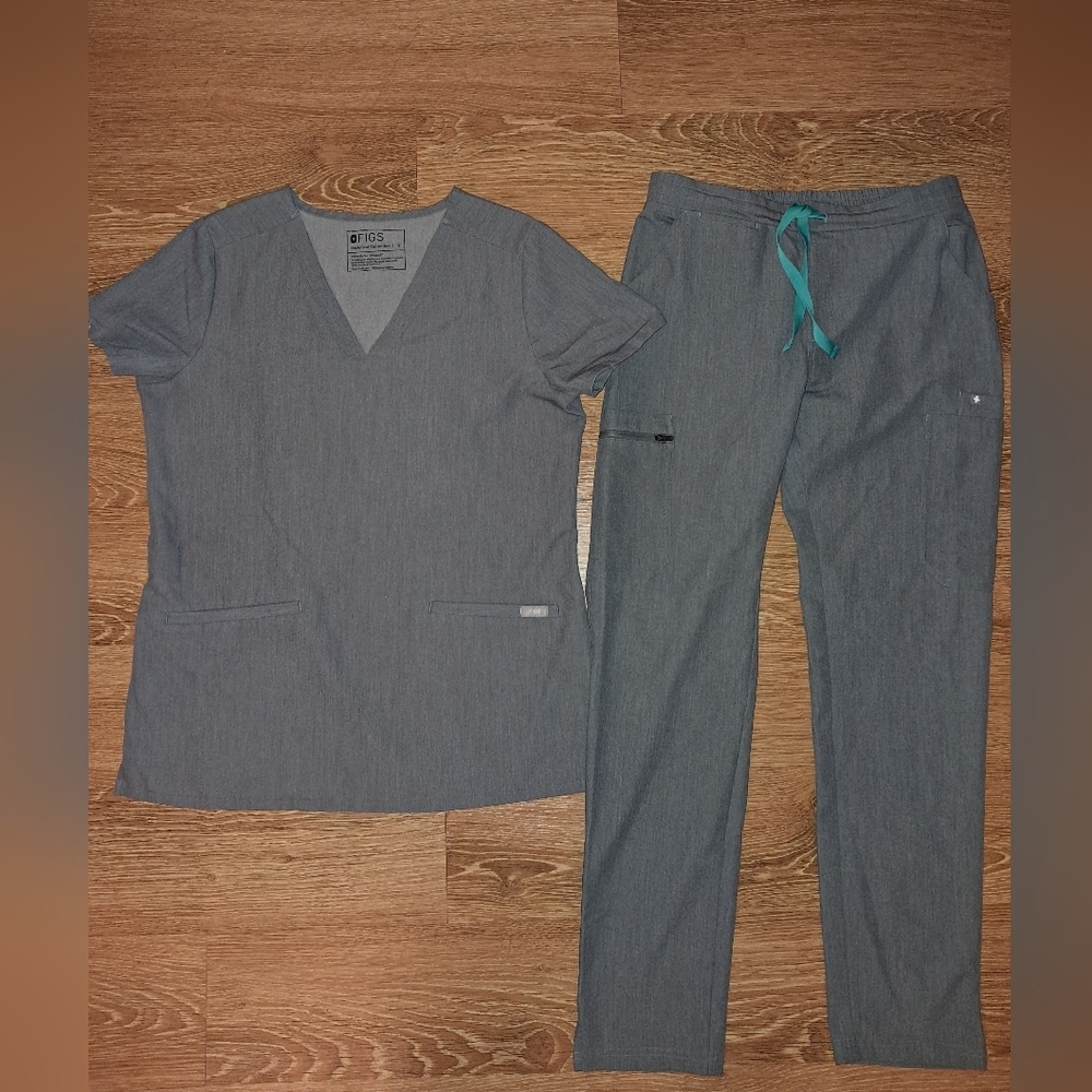 Figs Technical Collection Women's SCRUBS BUNDLE XS/S